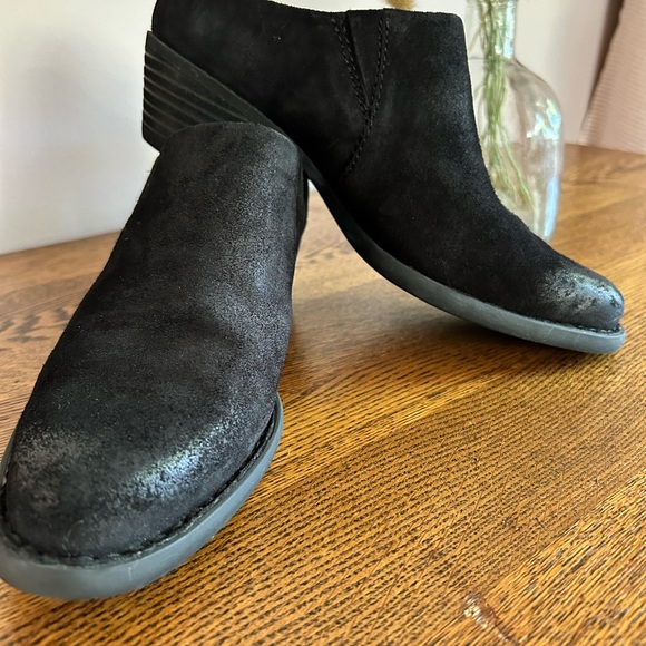 ***** SOLD **** BORN Suede Mule - Picture 2 of 6